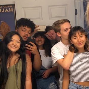 Meet your Posher, Apryl